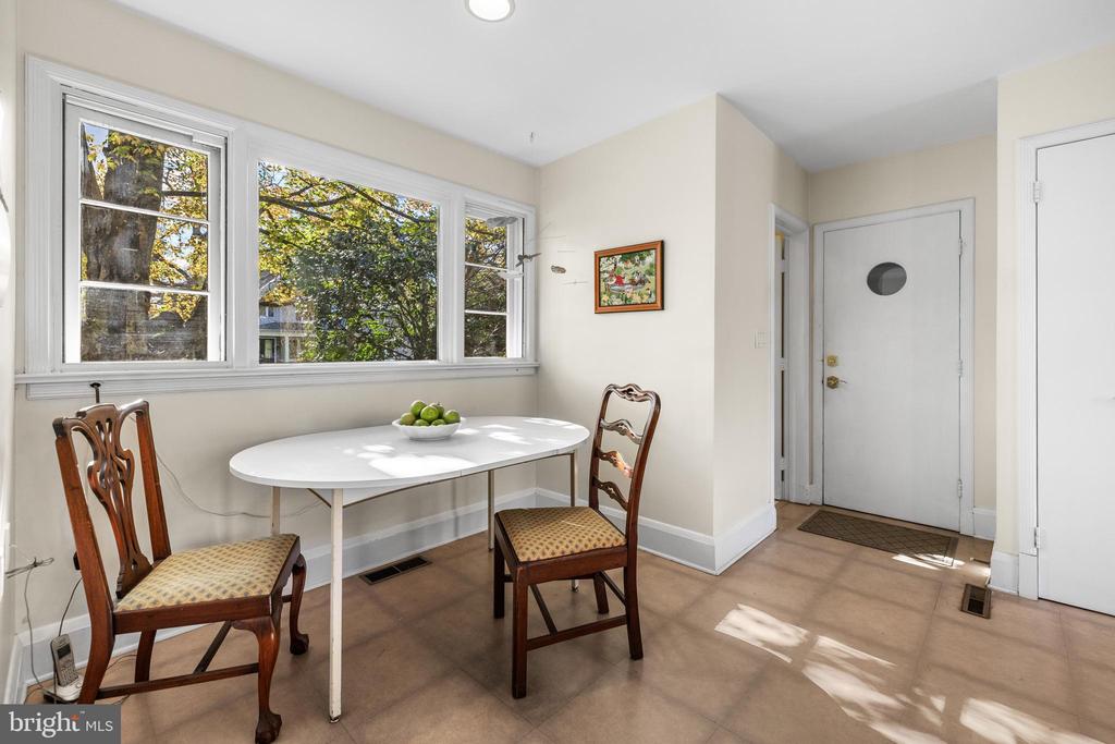 1000 WEST WIND COURT