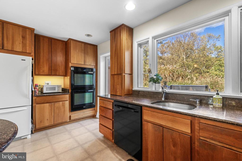 1000 WEST WIND COURT