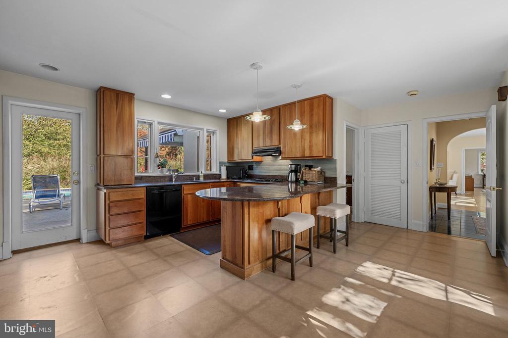 1000 WEST WIND COURT
