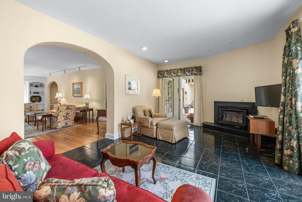 1000 WEST WIND COURT