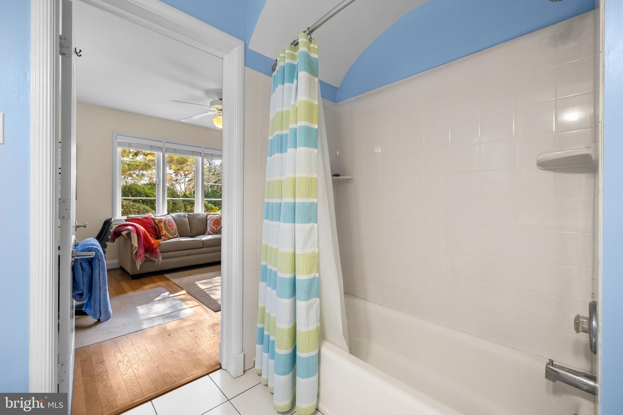 1000 WEST WIND COURT