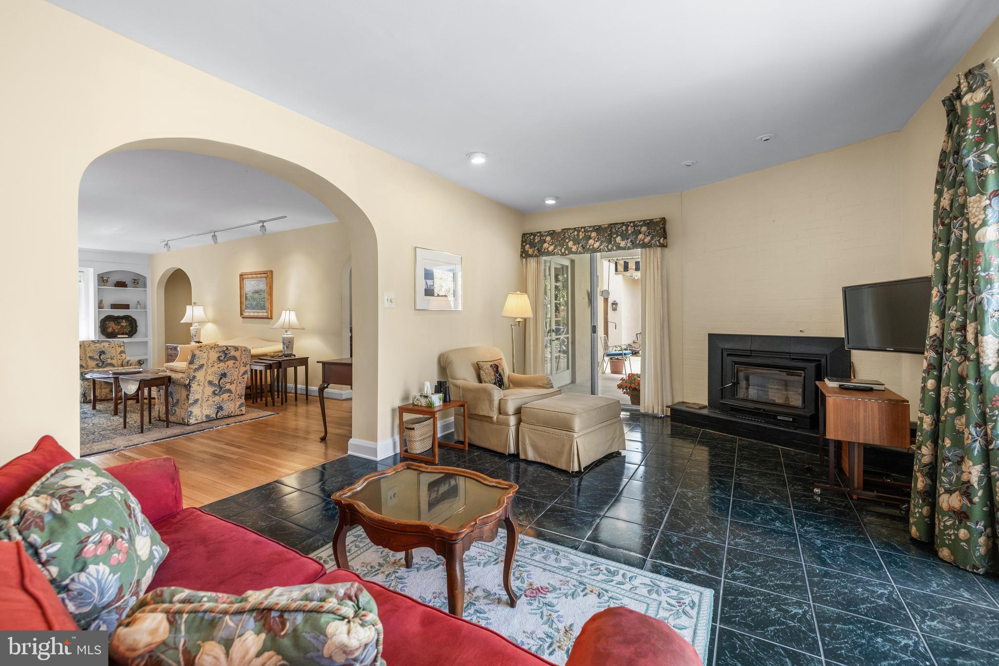 1000 WEST WIND COURT