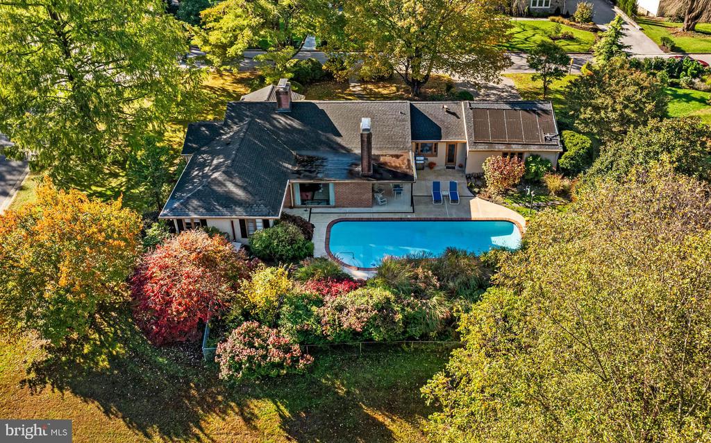 1000 WEST WIND COURT