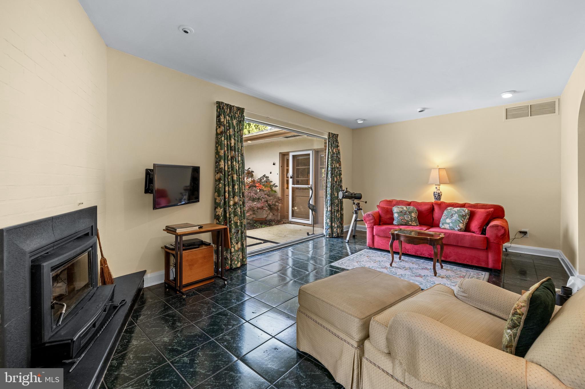 1000 WEST WIND COURT