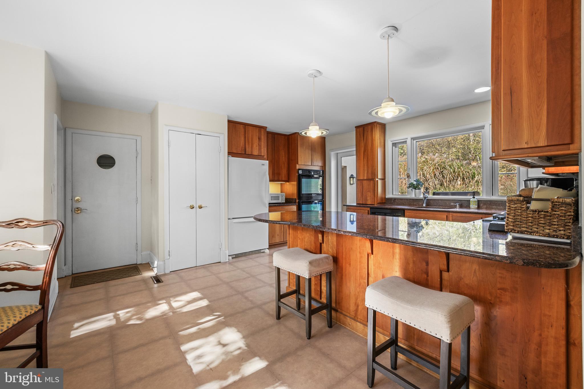 1000 WEST WIND COURT