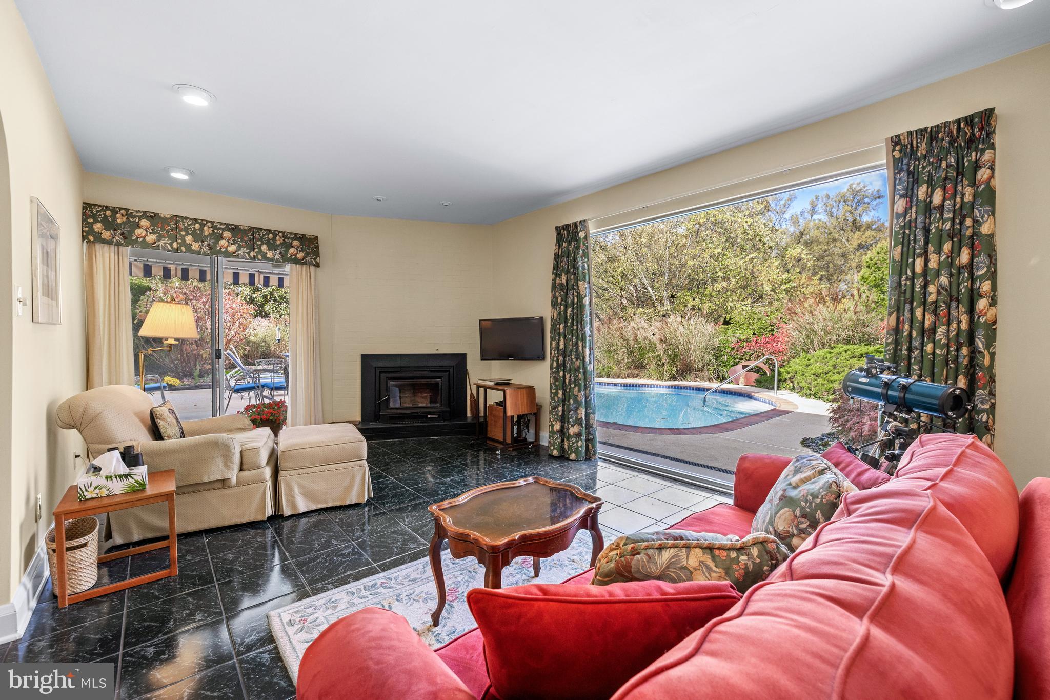 1000 WEST WIND COURT