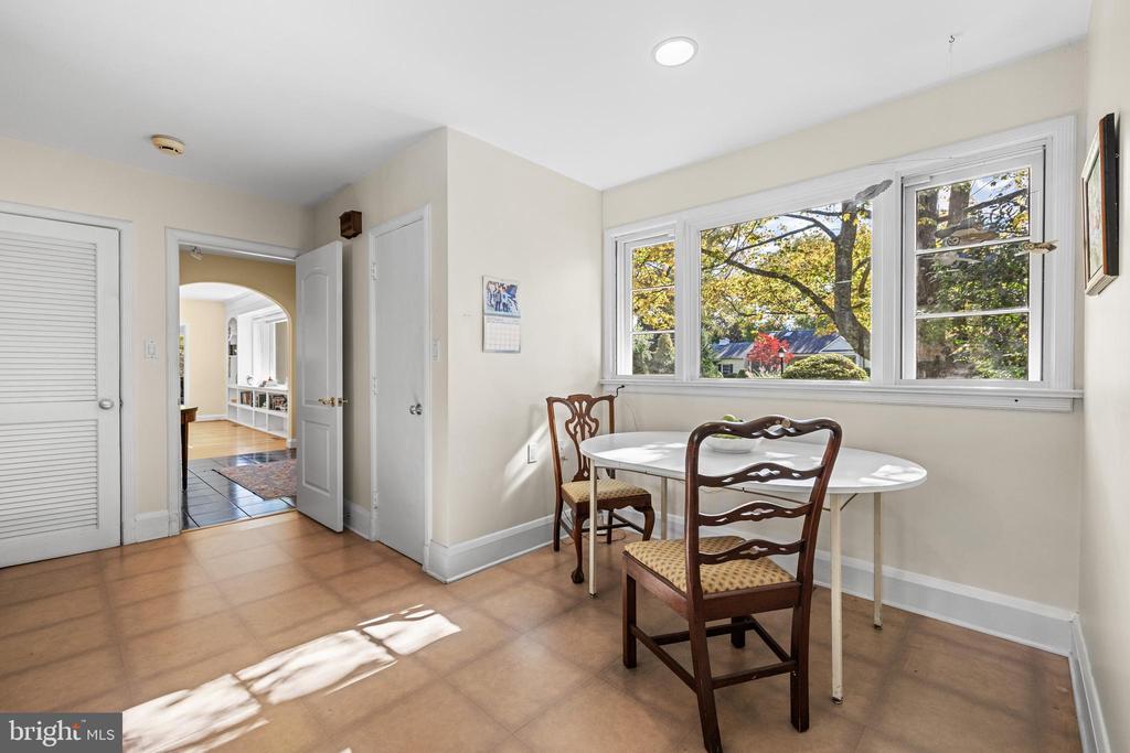 1000 WEST WIND COURT