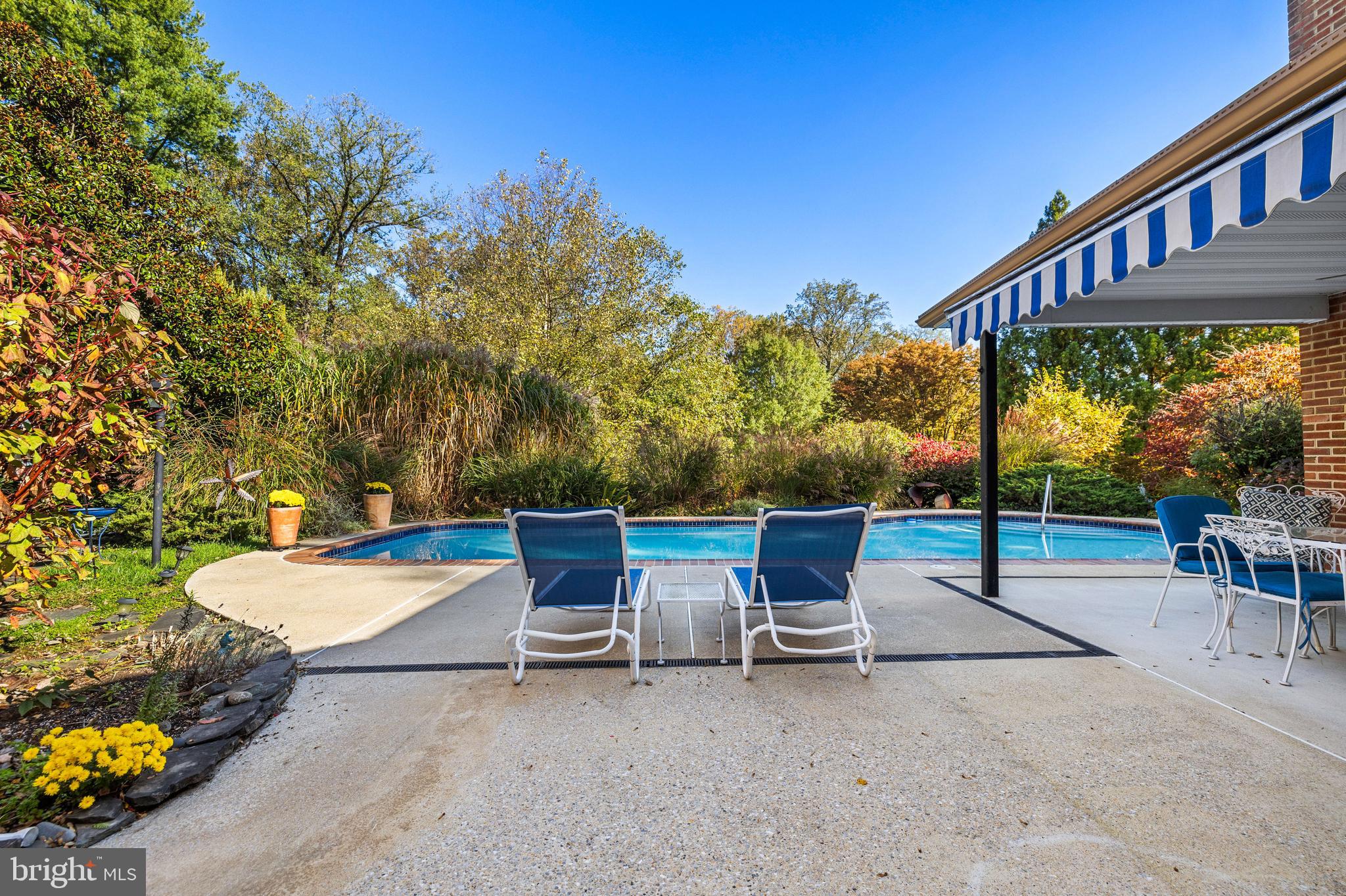 1000 WEST WIND COURT