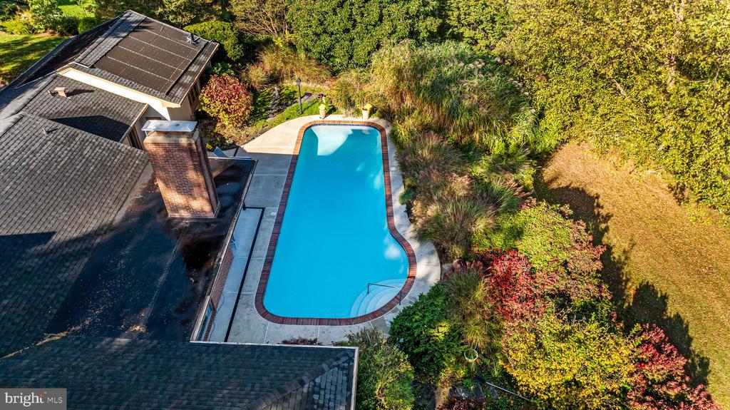 1000 WEST WIND COURT
