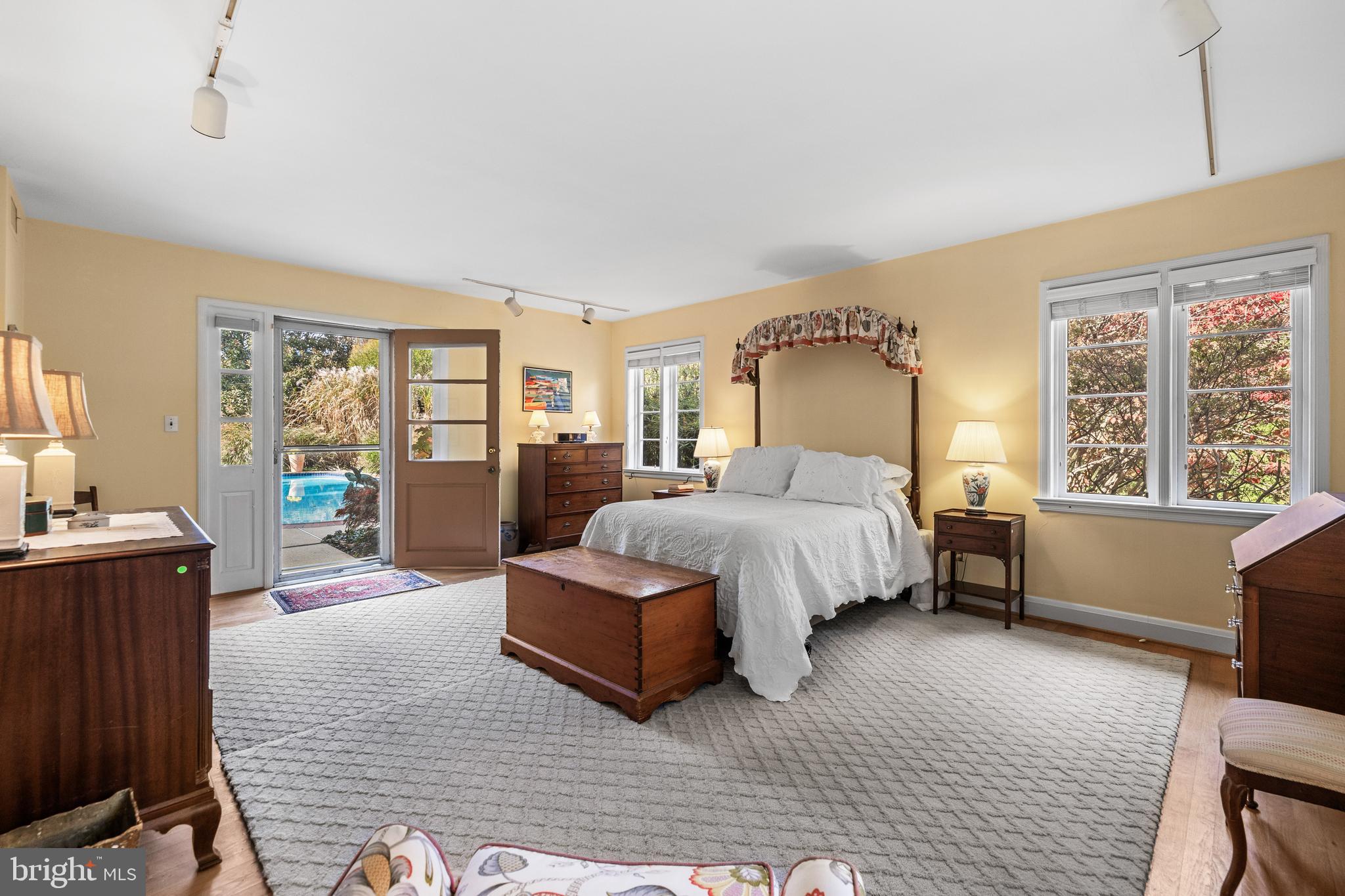 1000 WEST WIND COURT