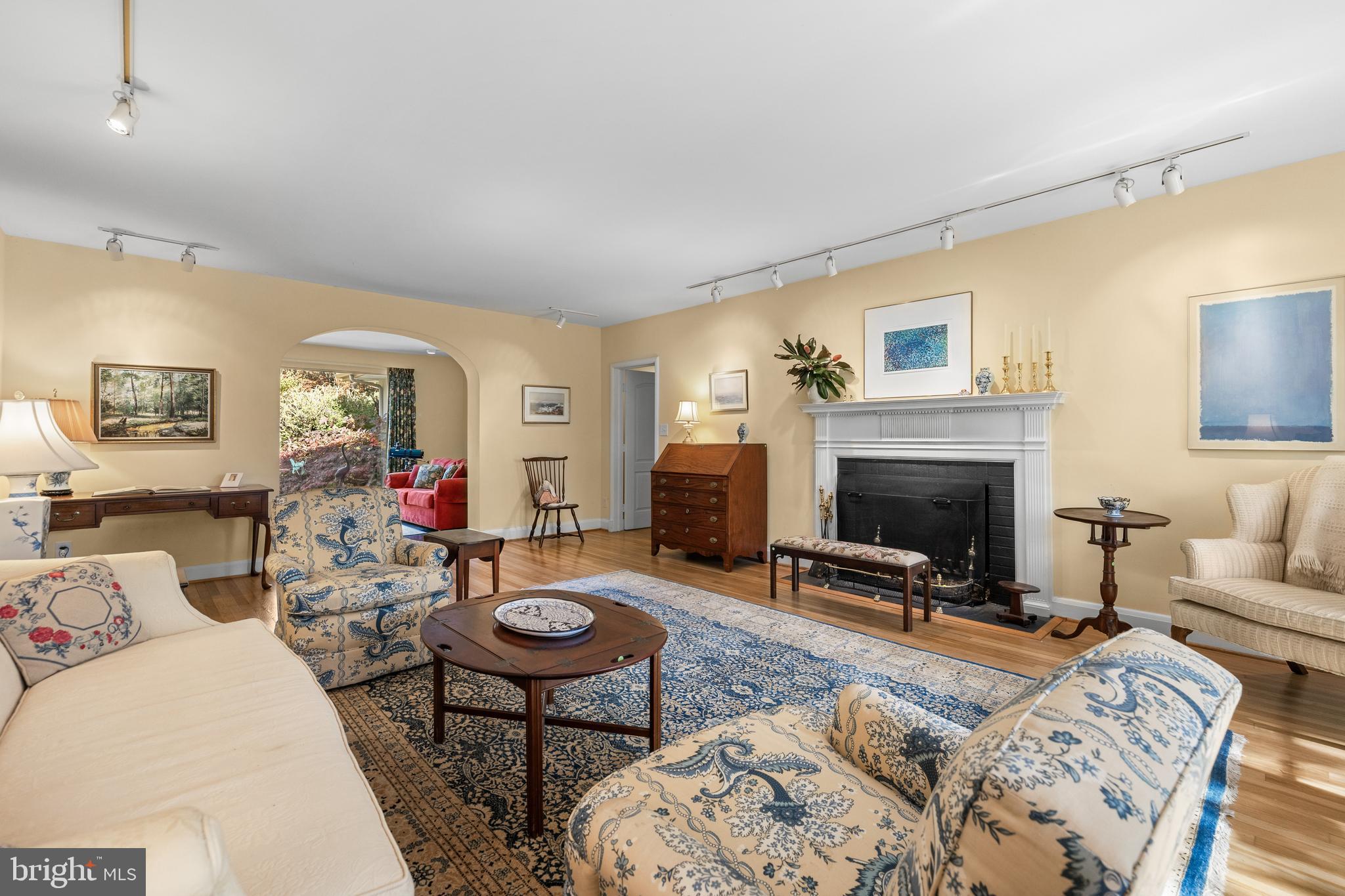 1000 WEST WIND COURT