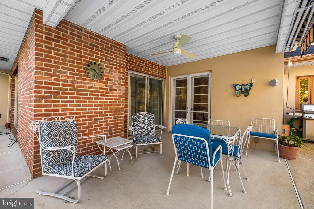 1000 WEST WIND COURT