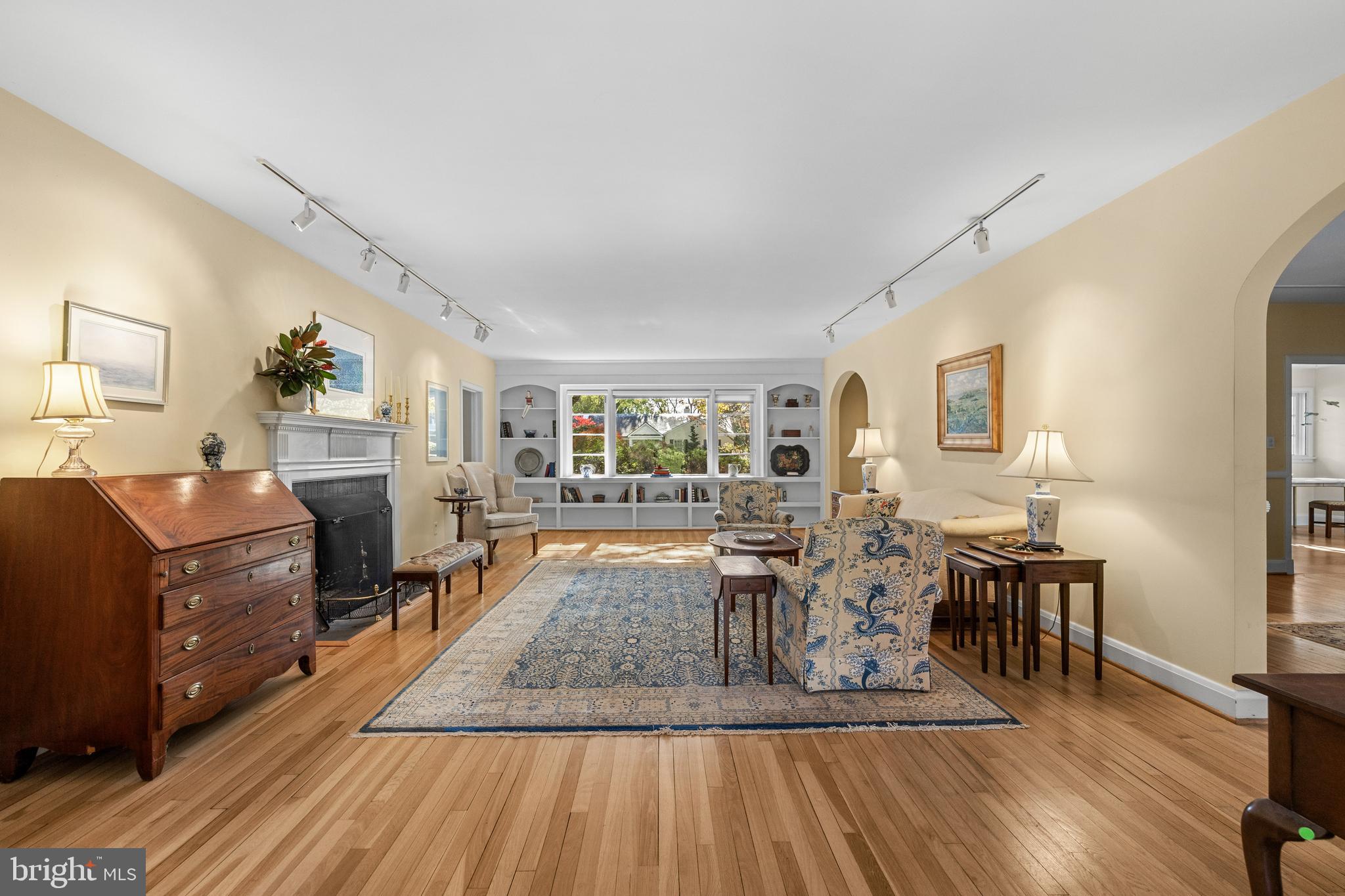 1000 WEST WIND COURT