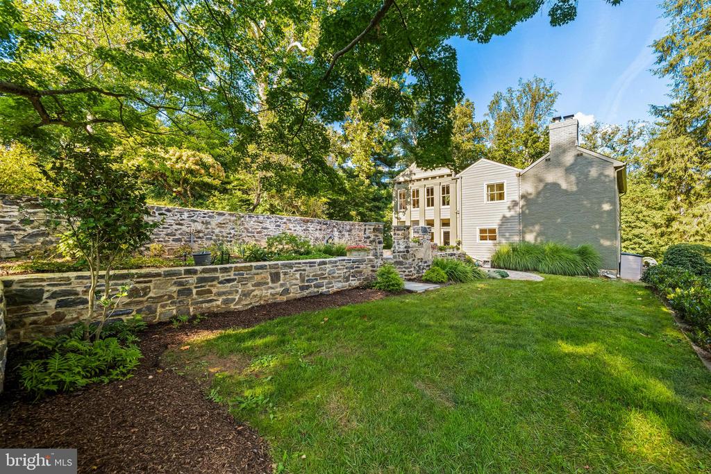 908 ROLANDVUE ROAD