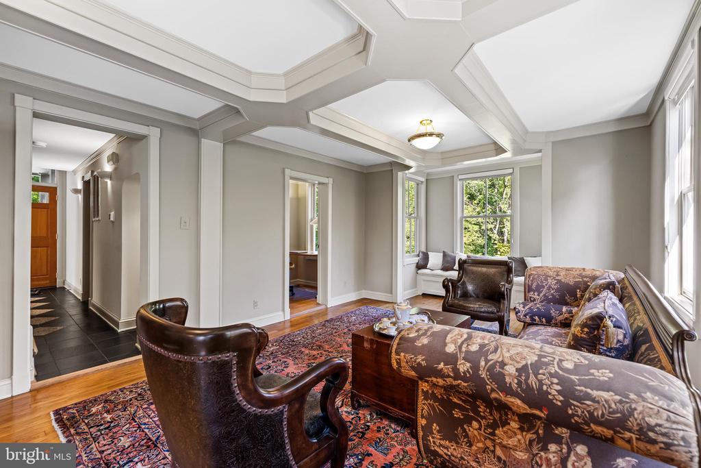 908 ROLANDVUE ROAD
