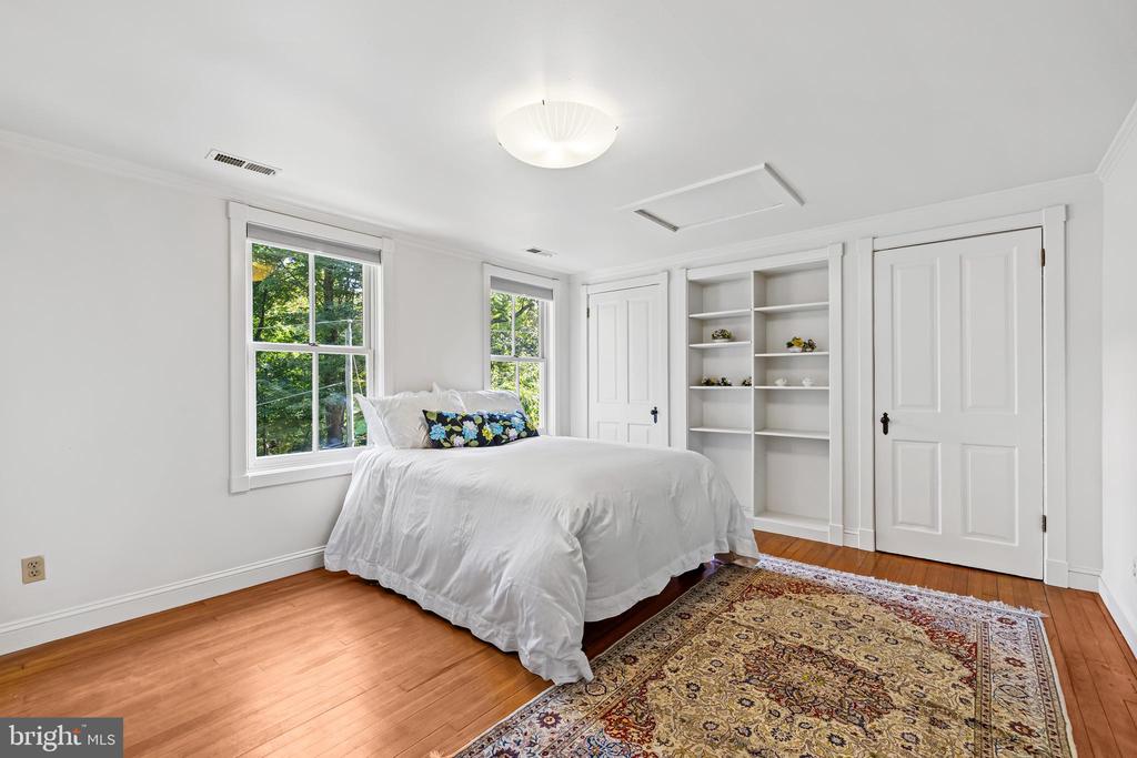 908 ROLANDVUE ROAD