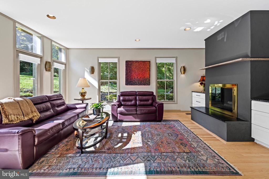 908 ROLANDVUE ROAD