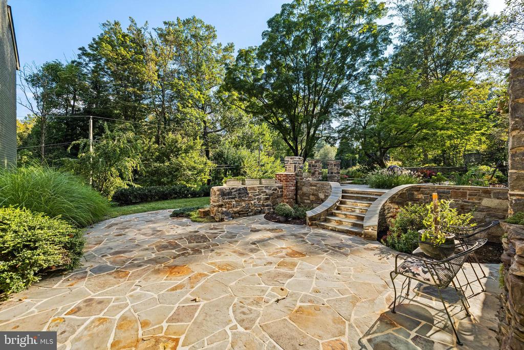 908 ROLANDVUE ROAD