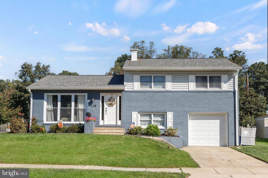 228 QUAKER RIDGE ROAD