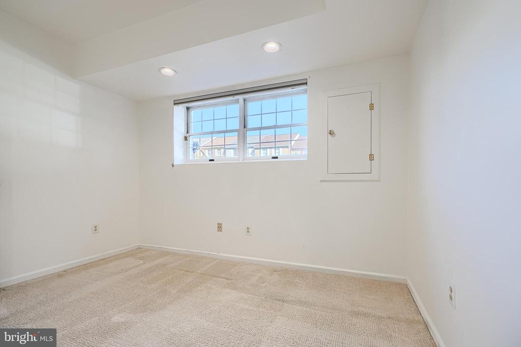 41 CHERRYWOOD CT
