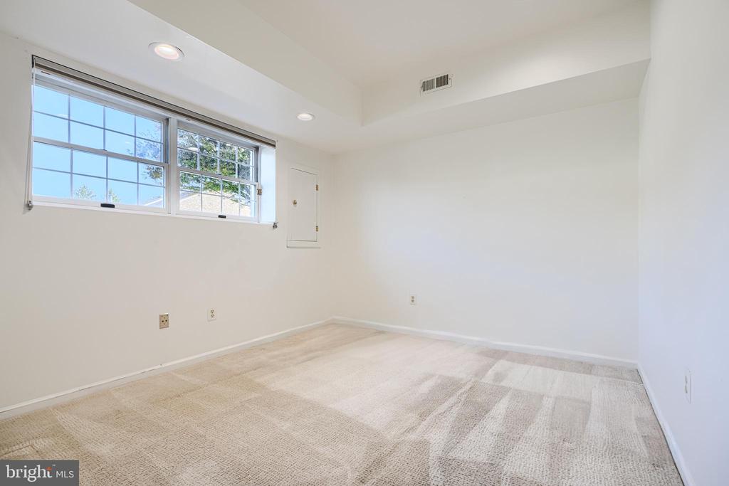 41 CHERRYWOOD CT