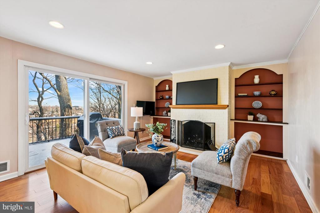 1006 W JOPPA ROAD