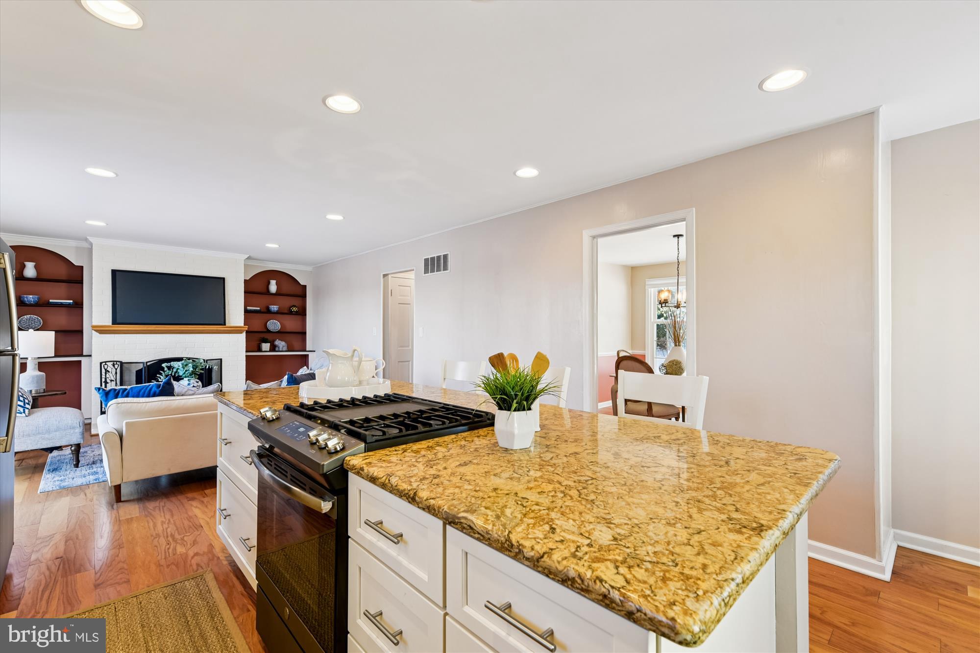 1006 W JOPPA ROAD
