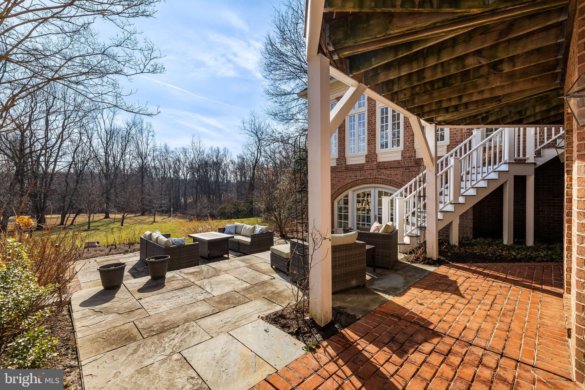 25 SPRINGHILL FARM COURT