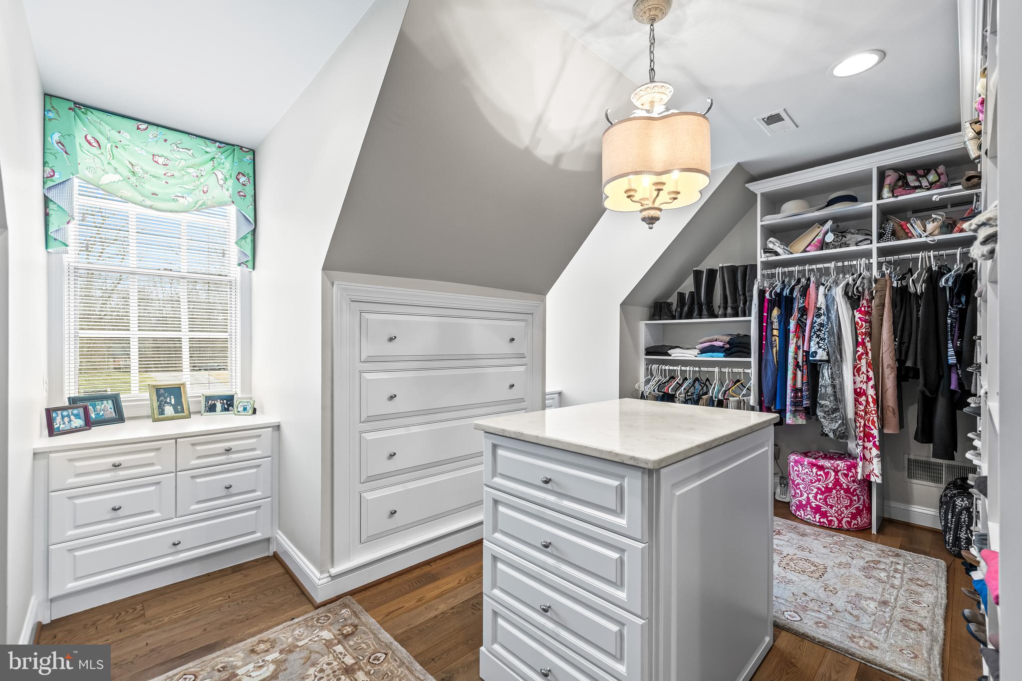 25 SPRINGHILL FARM COURT