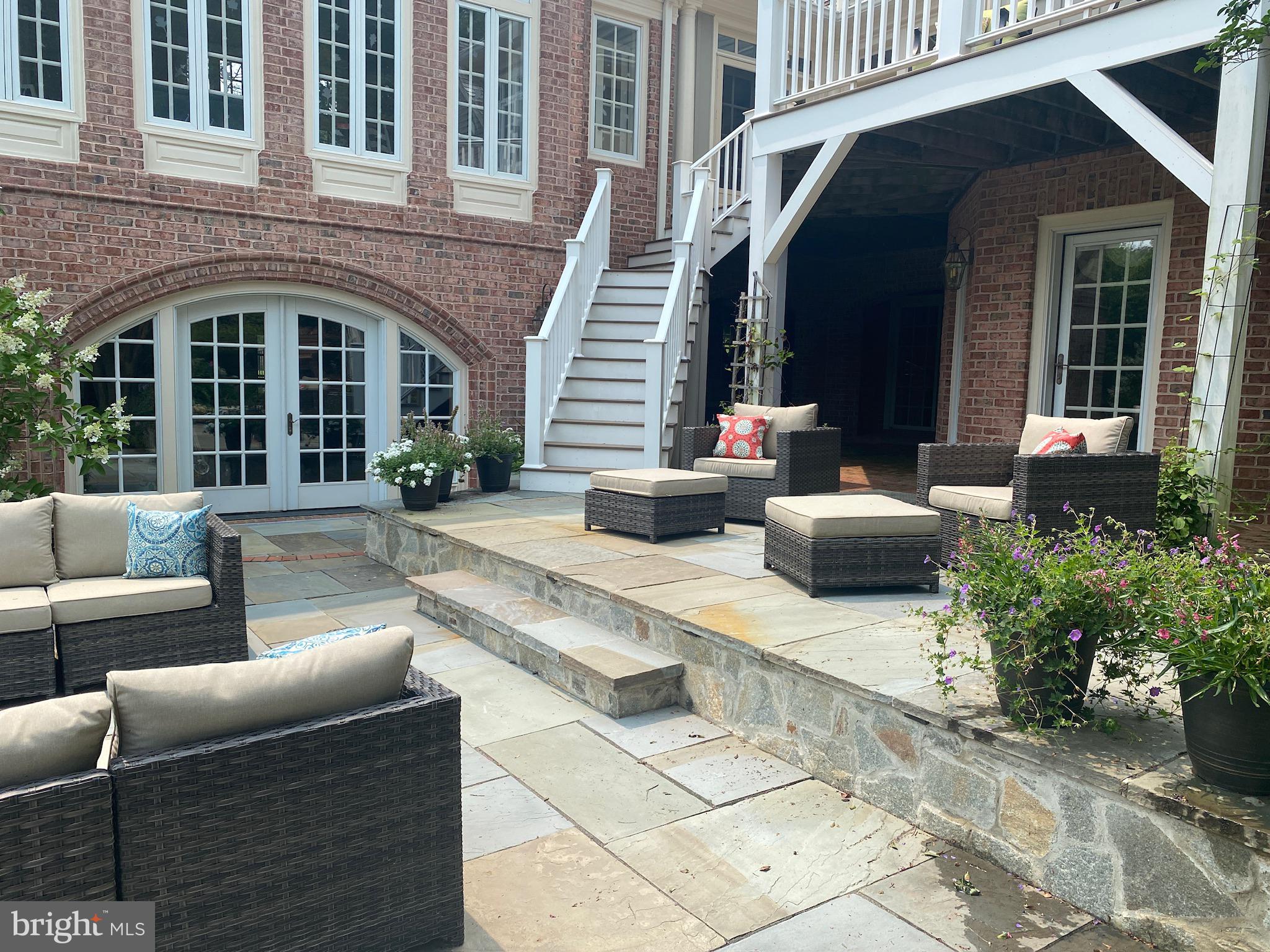 25 SPRINGHILL FARM COURT