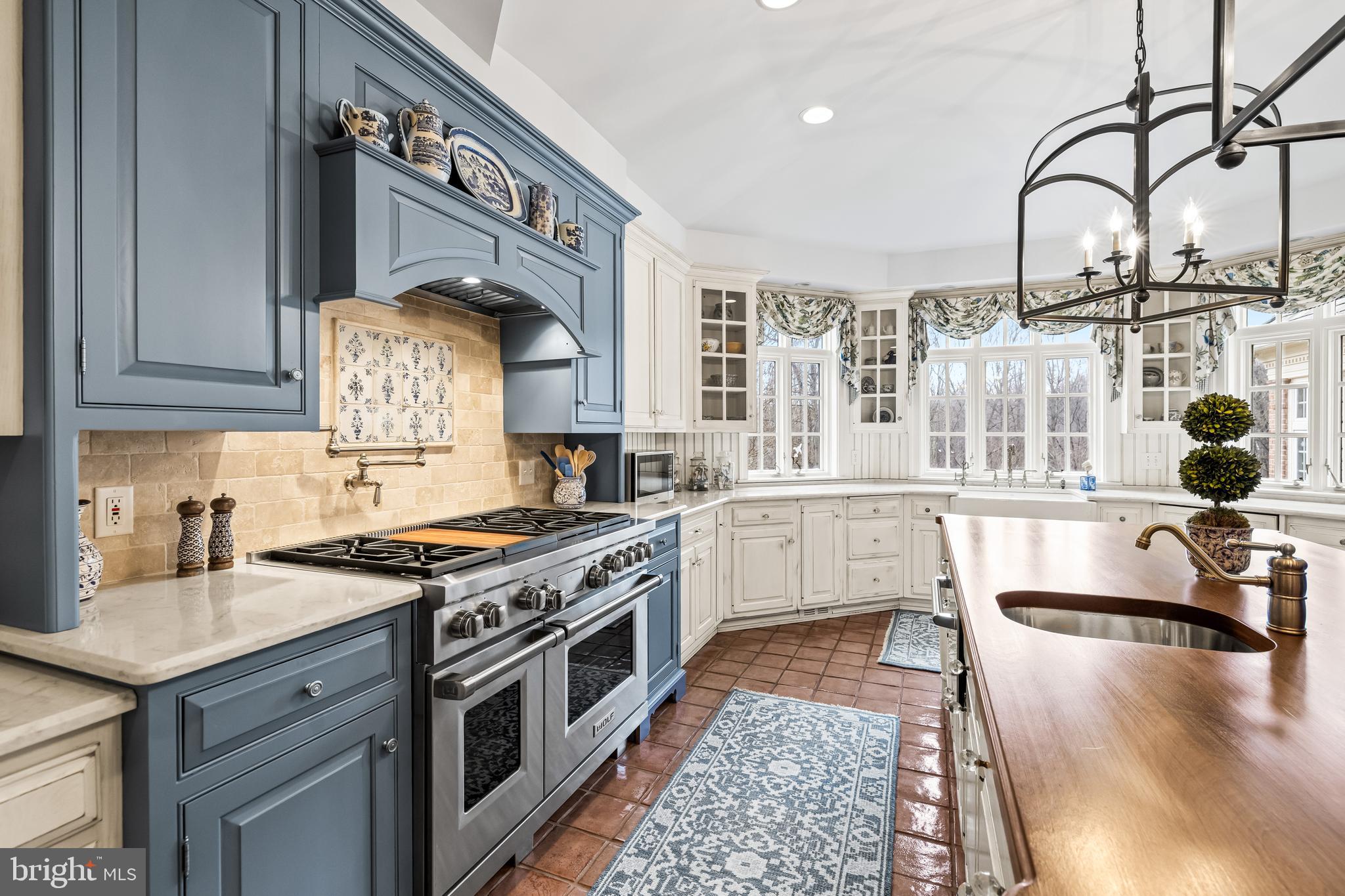 25 SPRINGHILL FARM COURT