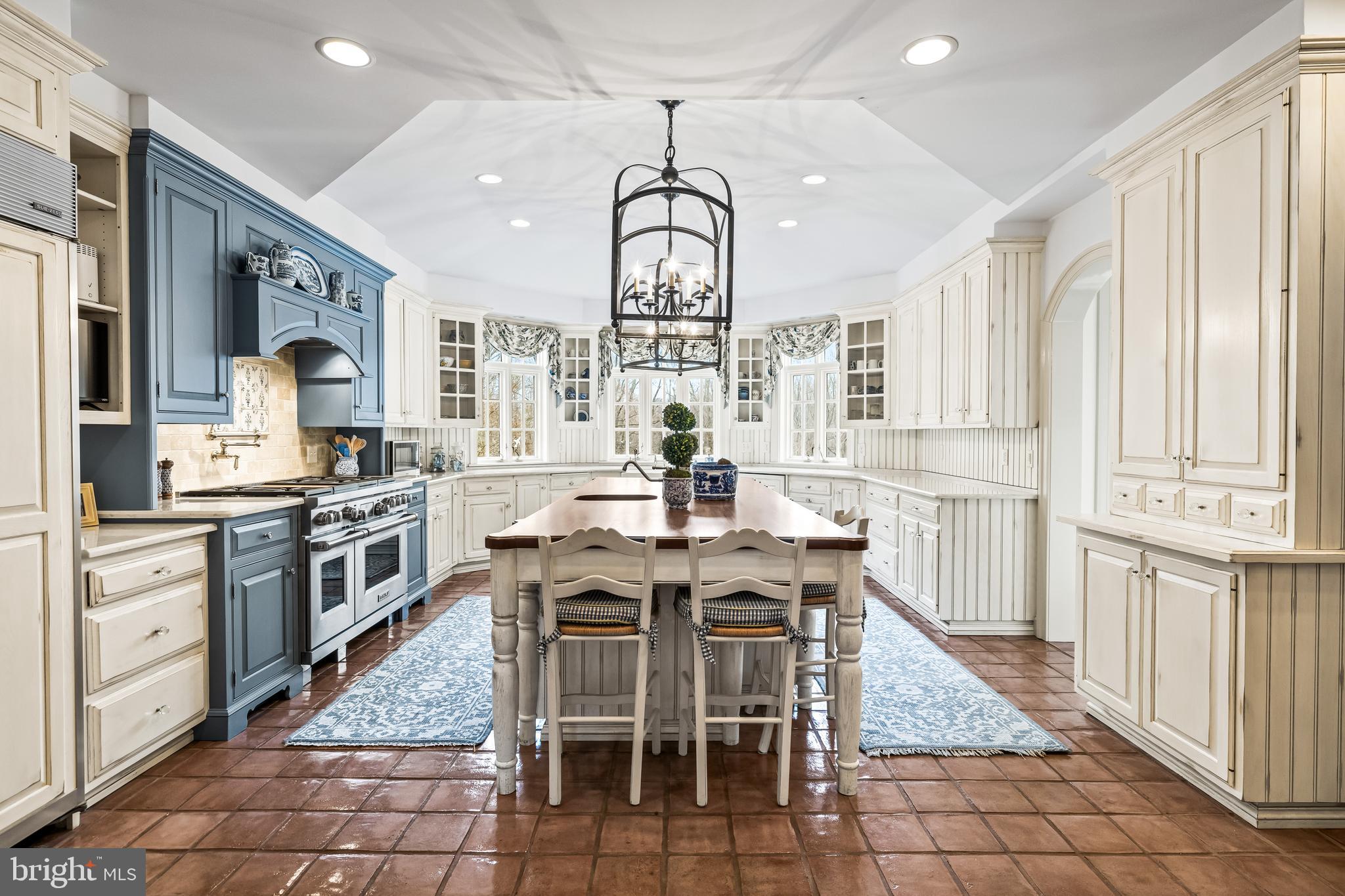 25 SPRINGHILL FARM COURT