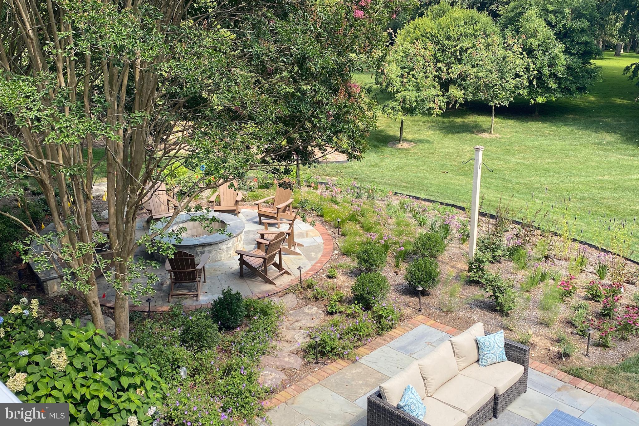 25 SPRINGHILL FARM COURT