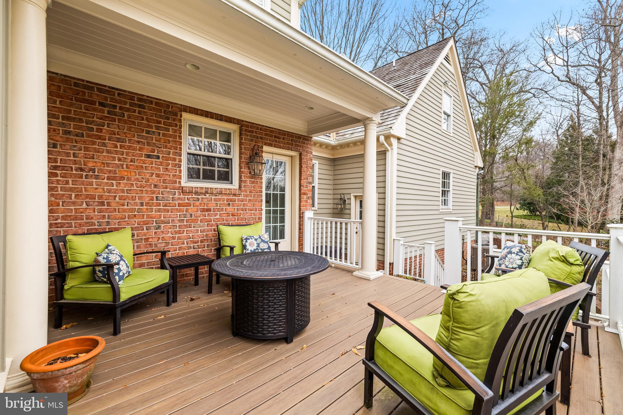 25 SPRINGHILL FARM COURT