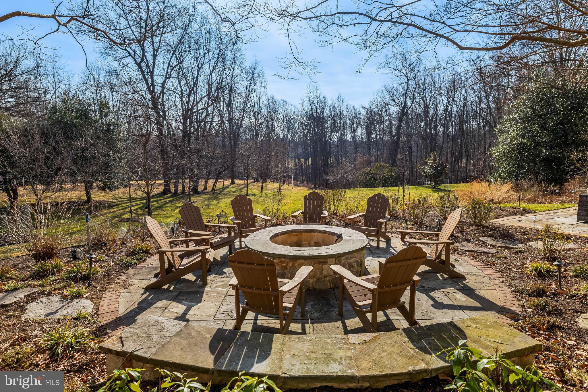 25 SPRINGHILL FARM COURT