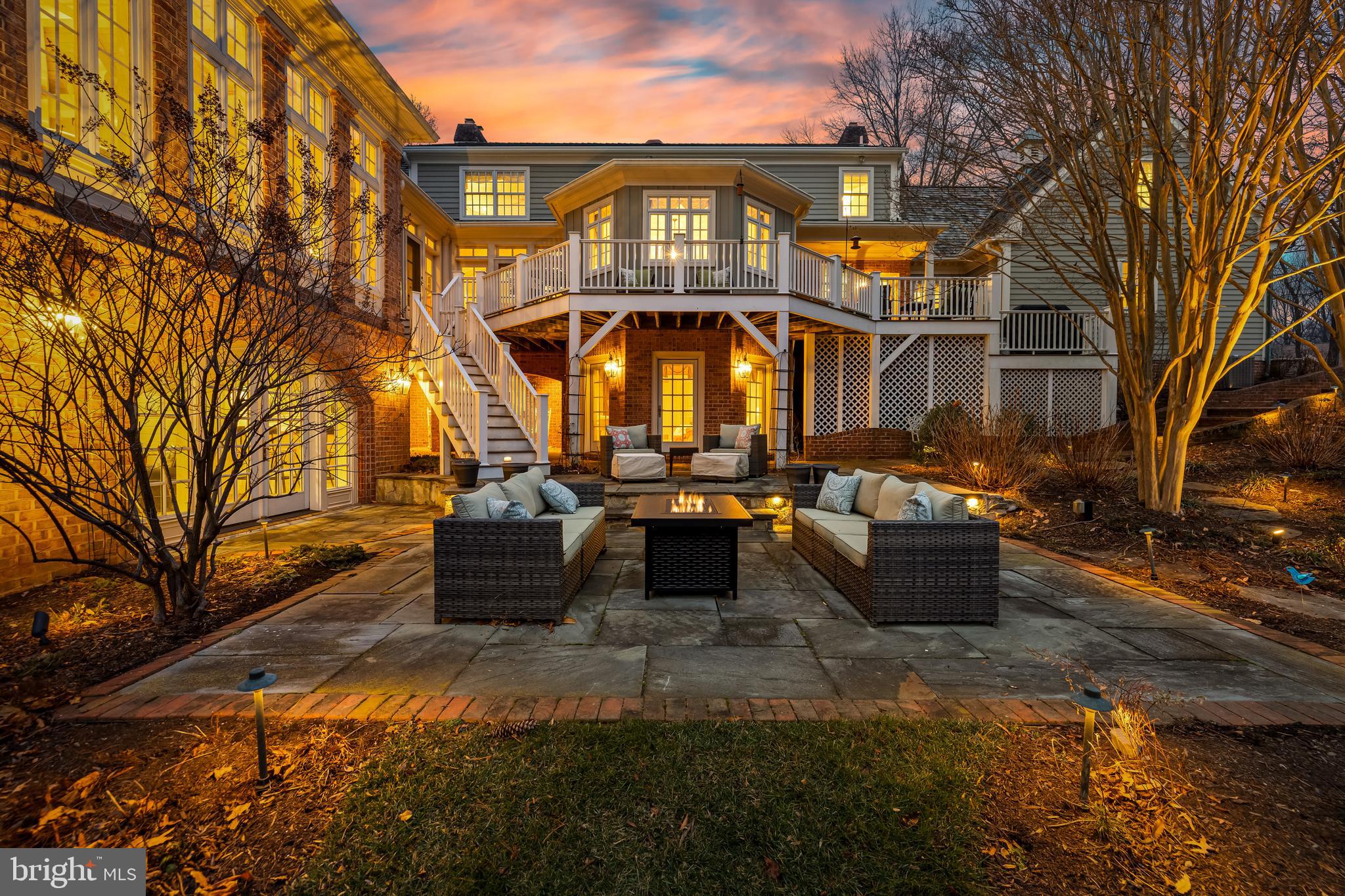 25 SPRINGHILL FARM COURT