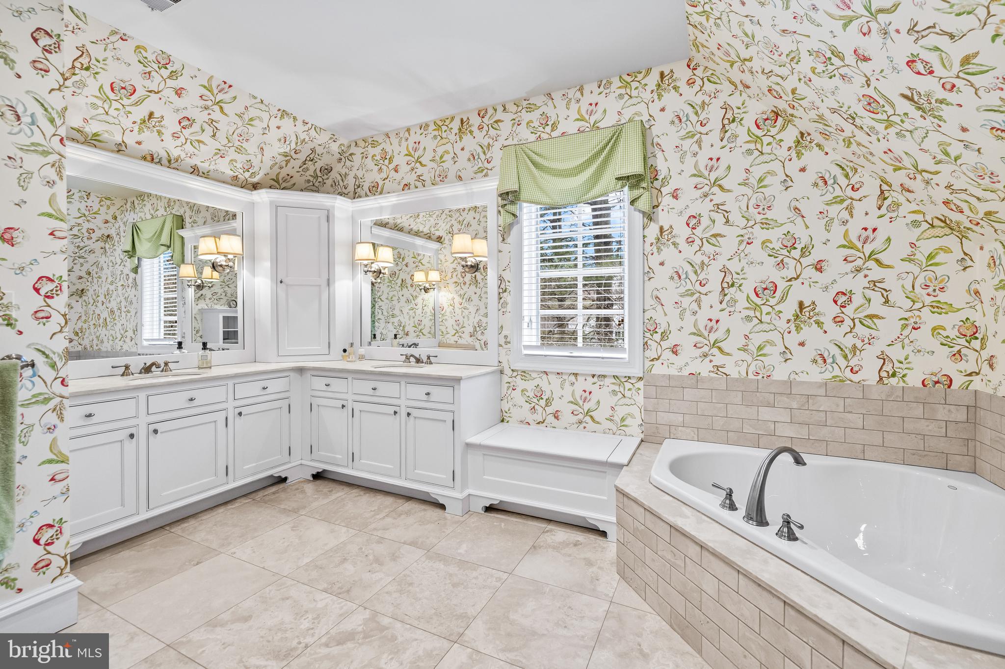 25 SPRINGHILL FARM COURT