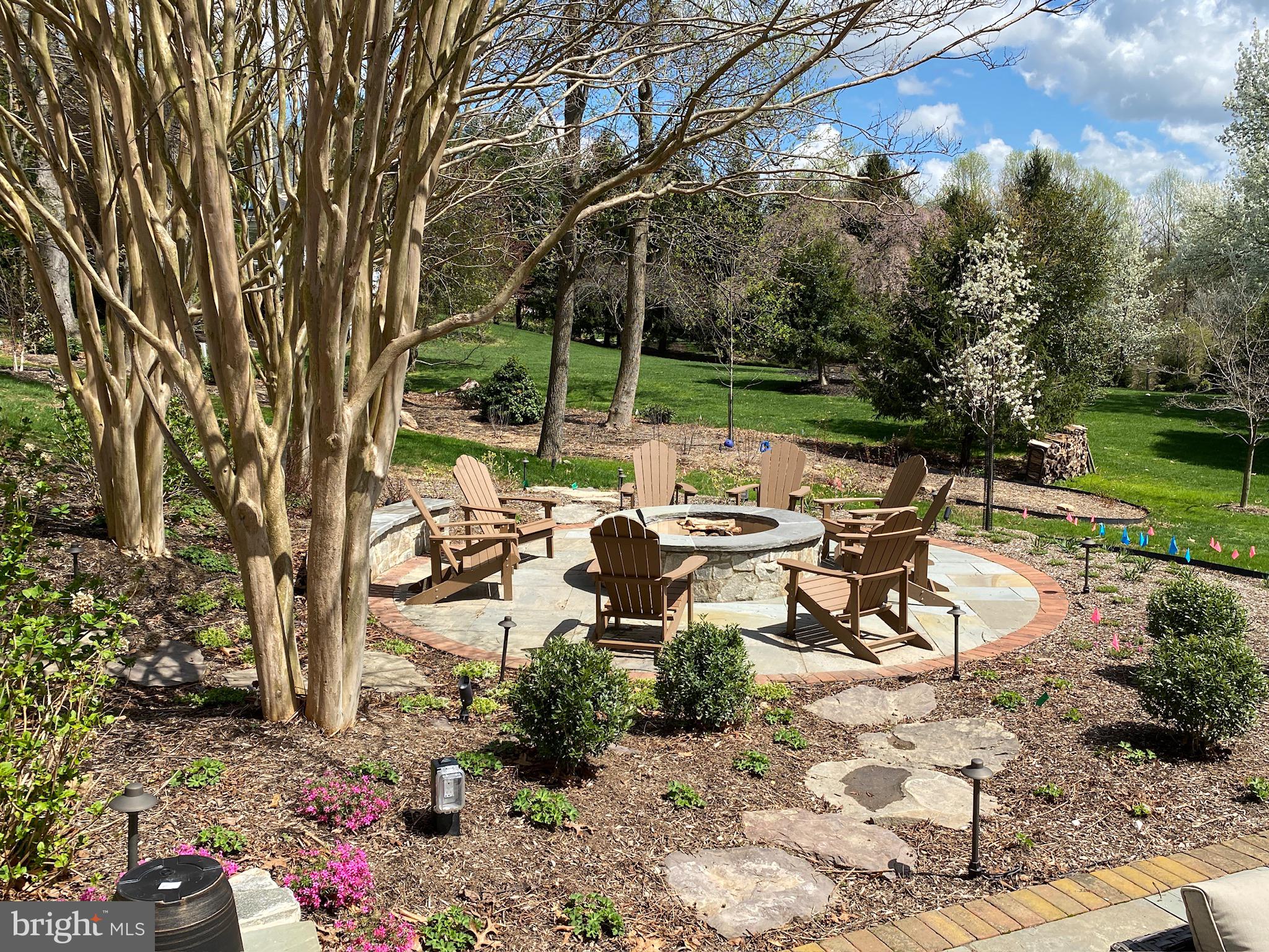 25 SPRINGHILL FARM COURT