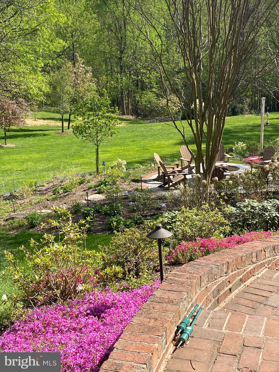 25 SPRINGHILL FARM COURT