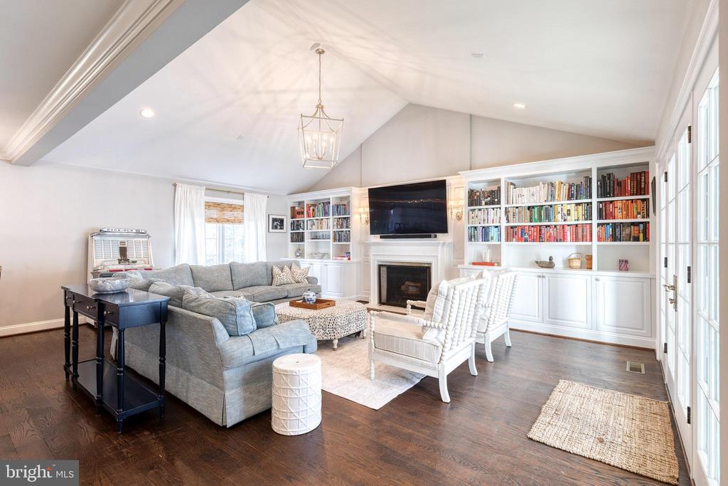 1808 CIRCLE ROAD