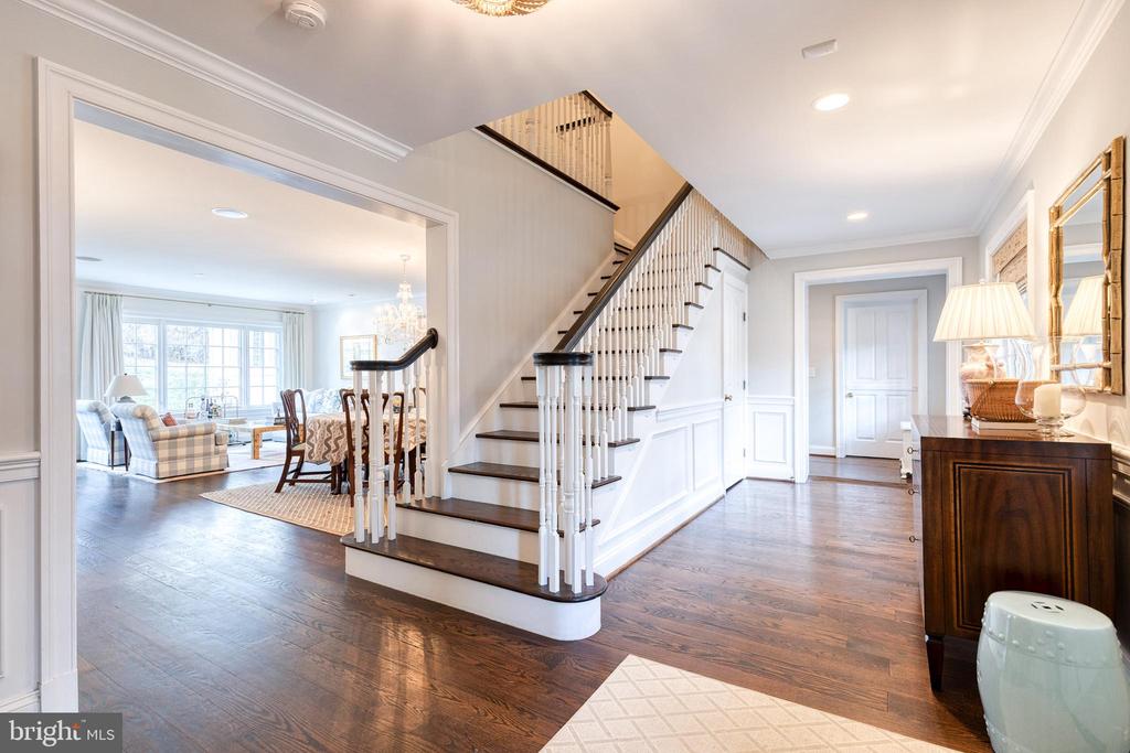 1808 CIRCLE ROAD