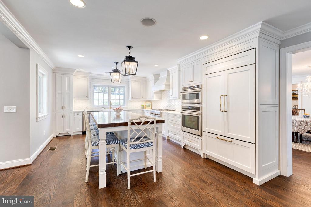 1808 CIRCLE ROAD
