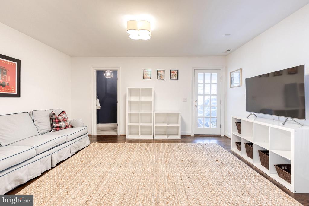 1808 CIRCLE ROAD