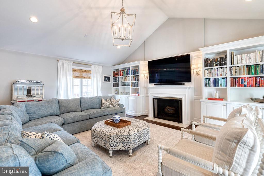 1808 CIRCLE ROAD