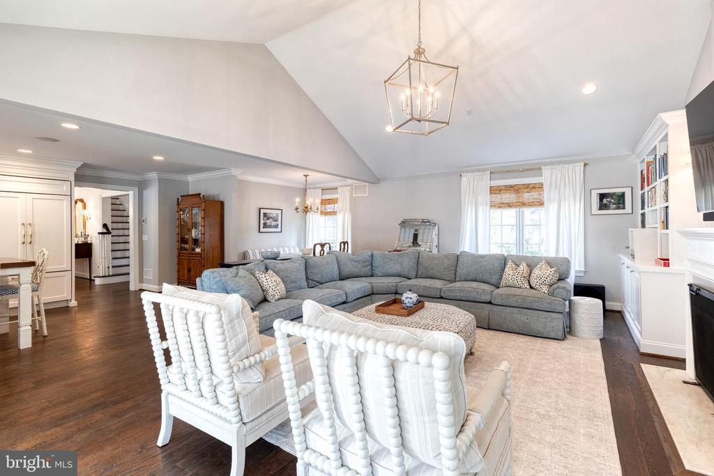 1808 CIRCLE ROAD