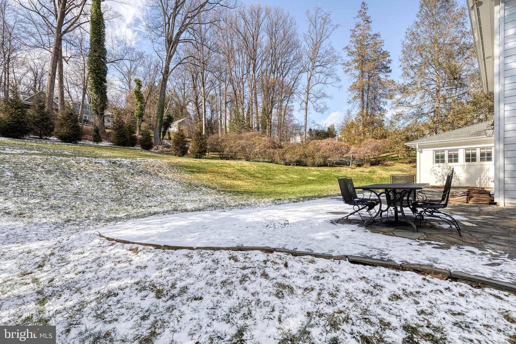 1808 CIRCLE ROAD