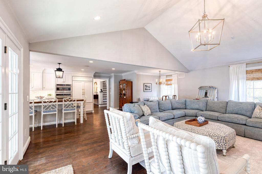 1808 CIRCLE ROAD