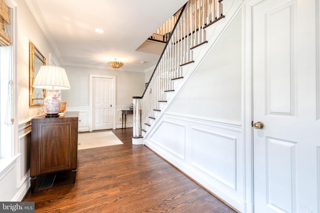 1808 CIRCLE ROAD
