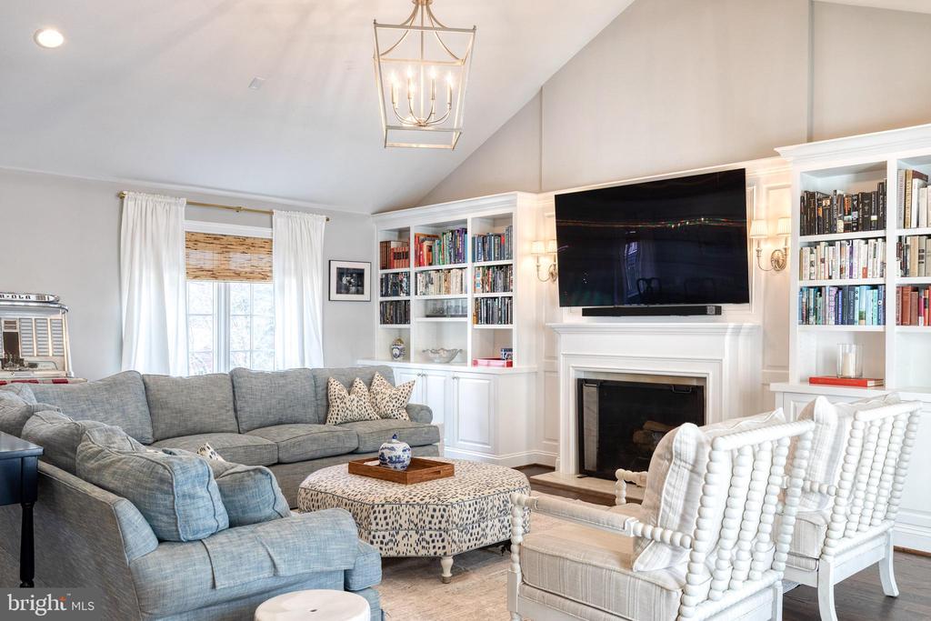 1808 CIRCLE ROAD