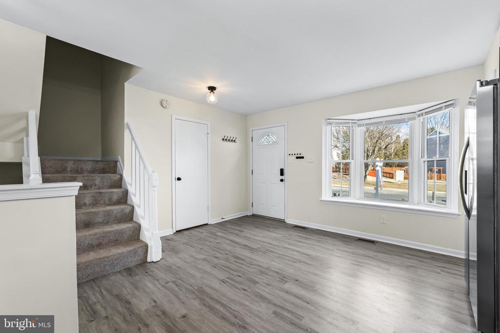 21 SANDSTONE COURT